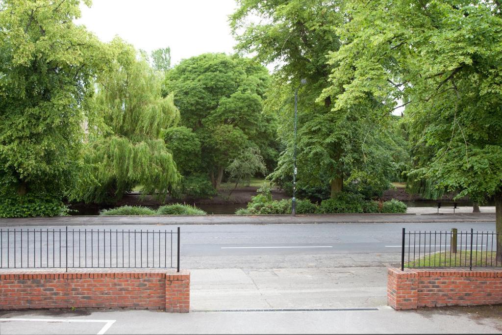 Riverbank View Three Bedroom Apartment With Free Parking York Zimmer foto